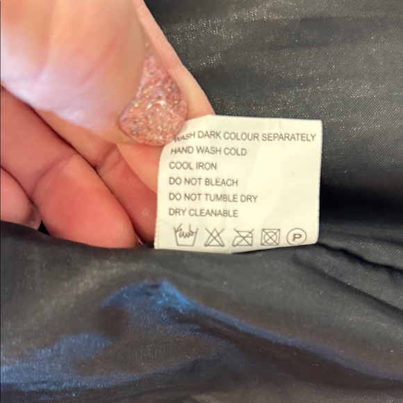 Stylish Black Women's Puffer Coat - Picture 8 of 8